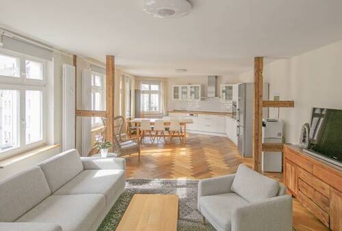 Wohnen und Küche - 3 Zimmer Etagenwohnung zum Kaufen in Berlin