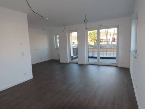 Wohn-/Esszimmer mit Balkon - 2 Zimmer Etagenwohnung zur Miete in Bad Breisig