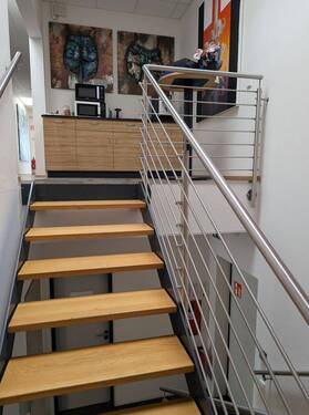 Treppe-z-Büroräumen.jpg - 