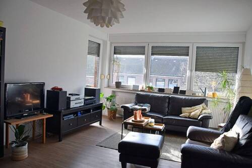 Wohn-/Esszimmer - 