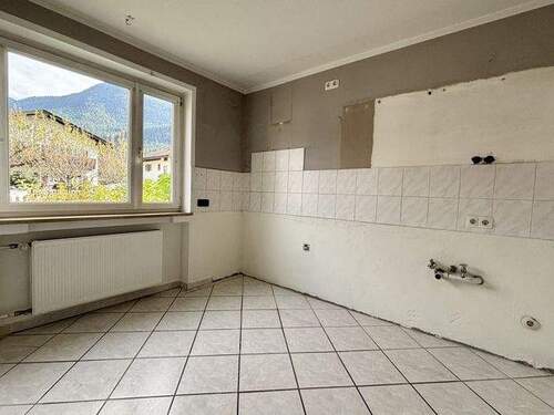 Küche mit Blick - 5 Zimmer Reihenendhaus in Garmisch-Partenkirchen