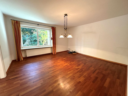 ...zum Ess-/TV-Zimmer - 