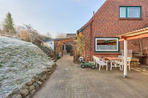 Haus seitlich Rückseite - 