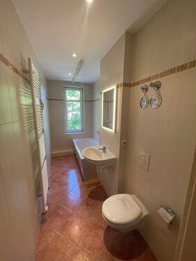 Doc Juli 02, 2025, 12.28_29.jpg - Ohlala...Moderner Grundriss, tolle 2 Raum-Whg. mit Balkon und Fenster im Bad !!!