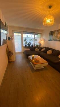 wohnzimmer-2.jpeg - Etagenwohnung mit 70,00 m² in Augsburg zum Kaufen