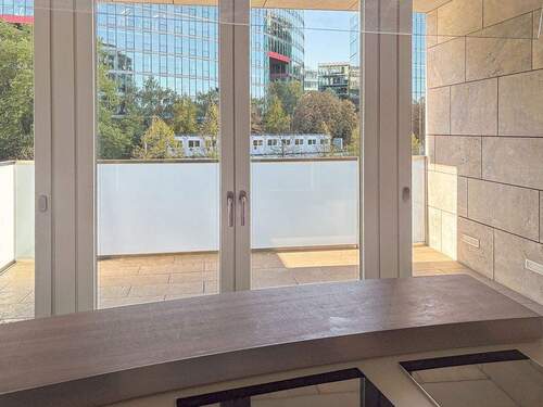 Blick von der Küche zur Loggia - 