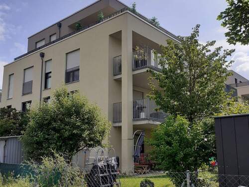 Hausansicht - Sehr schöne lichtdurchflutete 4 - Zimmer Wohnung (706) in Regnitzterrassen Möhrendorf