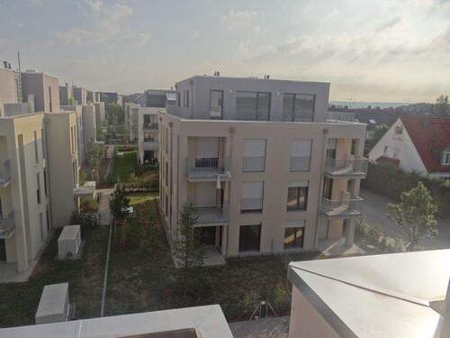 gesamte Wohnanlage - 4 Zimmer Etagenwohnung zur Miete in Möhrendorf