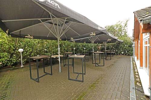 Aussenbereich Restaurant / Biergarten - Immobilien-Richter: Gut laufendes RestaurantBiergarten mit 5 zusätzliche Wohnungen.