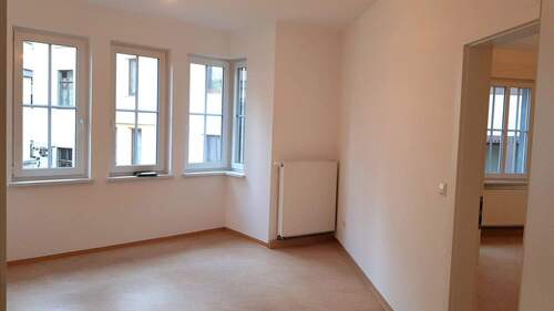 Wohnzimmer mit gemütlichem Erker - 2 Zimmer Etagenwohnung in Cochem