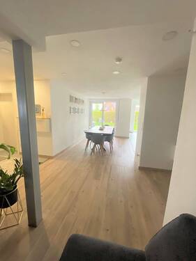Flur - 6 Zimmer Etagenwohnung in Ellwangen (Jagst)