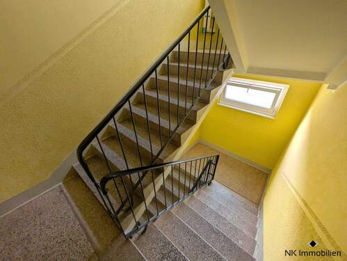 Treppenhaus - Etagenwohnung mit 69,20 m² in Chemnitz zur Miete