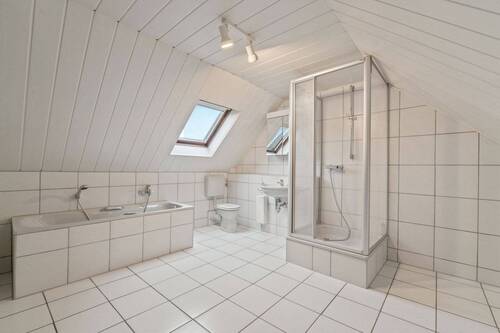 Badezimmer DG Bad.jpg - 