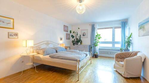 Zimmer - 2 Zimmer Etagenwohnung in München