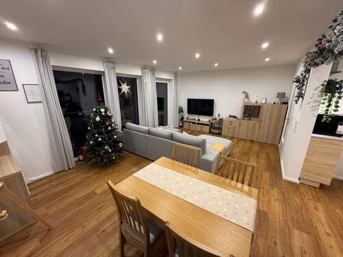 Wohnzimmer - 2 Zimmer Etagenwohnung zur Miete in Troisdorf