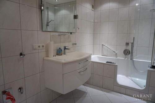 Bad - Etagenwohnung mit 80,00 m&sup2; in Böblingen zum Kaufen