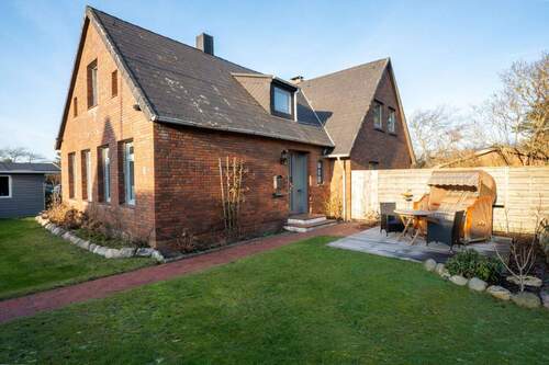 Außenansicht - 3 Zimmer Doppelhaushälfte zum Kaufen in Wenningstedt-Braderup (Sylt)