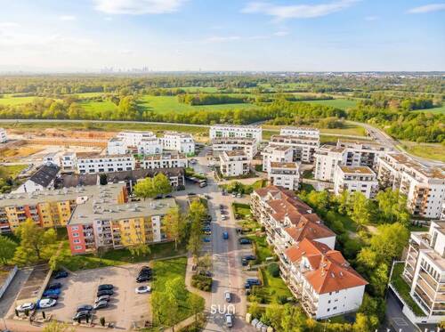 TRAUMLAGE MIT VIEL GRÜN - 