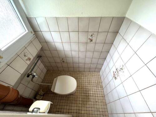 Gäste-WC OG rechtes Haus - 