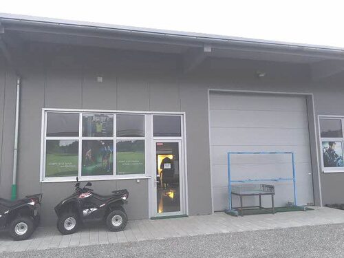 Eingangsbereich Halle 2 mit Rolltor - Halle in Gottmadingen zur Miete