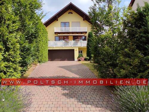 Hausansicht 2 - Modernes EFH mit Doppelgarage - Baujahr 2010, nahe Niederpöllnitz, aktuell vermietet