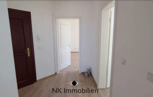 Flur - Etagenwohnung mit 73,60 m² in Chemnitz zur Miete