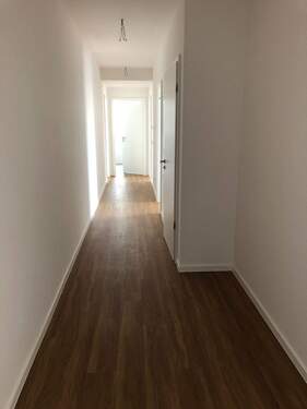 Flur.jpg - Etagenwohnung mit 108,20 m&sup2; in Dresden zur Miete