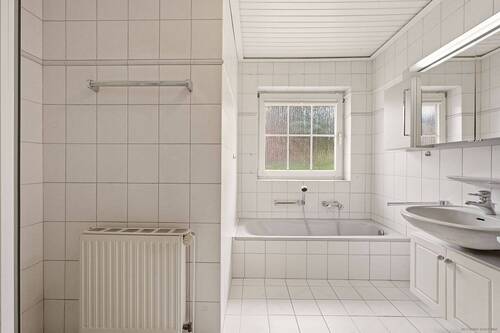 Vollbad mit Wanne und Dusche - 