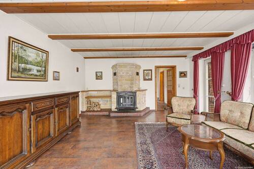 Wohnzimmer mit Blick zum Flur - 