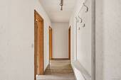 Flur mit Garderobe - 