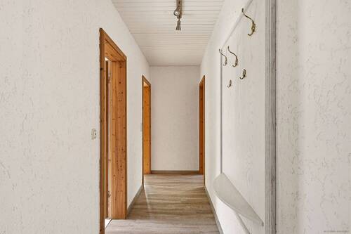 Flur mit Garderobe - 