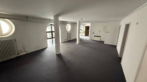 Empfangsbüro - 5 Zimmer Etagenwohnung zum Kaufen in Villingen-Schwenningen