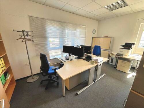 Bürozimmer - Büro mit 315,00 m&sup2; in Weil der Stadt zur Miete