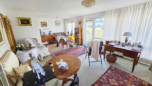 Wohnzimmer (1) - 4 Zimmer Etagenwohnung zum Kaufen in Stuttgart