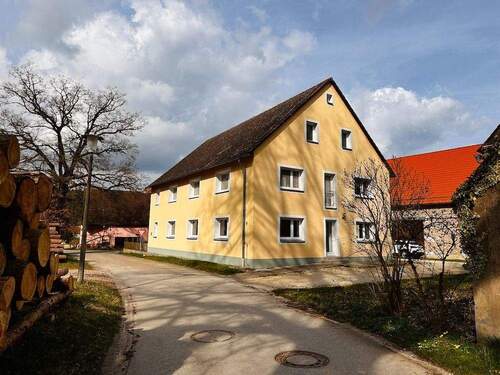 Süd Ansicht - 5 Zimmer Etagenwohnung zur Miete in Lichtenau