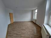 das Wohnzimmer - 2 Zimmer Etagenwohnung in Döbeln