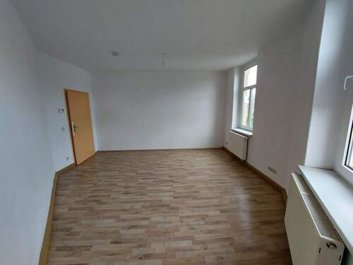 das Wohnzimmer - 2 Zimmer Etagenwohnung in Döbeln