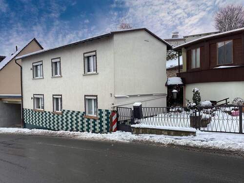 Einfamilienhaus in zentraler Lage - 4 Zimmer Einfamilienhaus zum Kaufen in Bad Berka