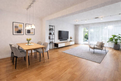 Wohn- Esszimmer digital eingerichtet - 5 Zimmer Reihenmittelhaus zum Kaufen in Ebersberg
