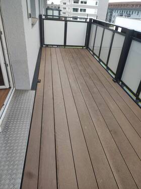 Balkon - Große 7,5-Zimmer-Wohnung mit offenem Wohnkonzept, Balkon und EBK in Mannheim-Franklin