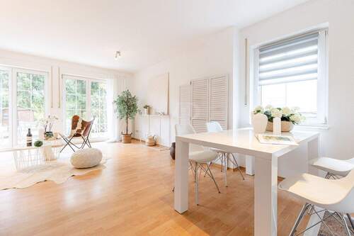 Offener Wohn- und Essbereich - 4 Zimmer Doppelhaushälfte in Glashütten