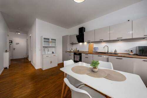 3 - 2 Zimmer Etagenwohnung in Berlin