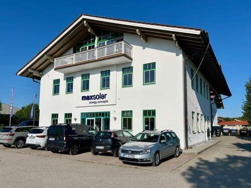 Gebäudeansicht - Unternehmensstandort im Chiemgau