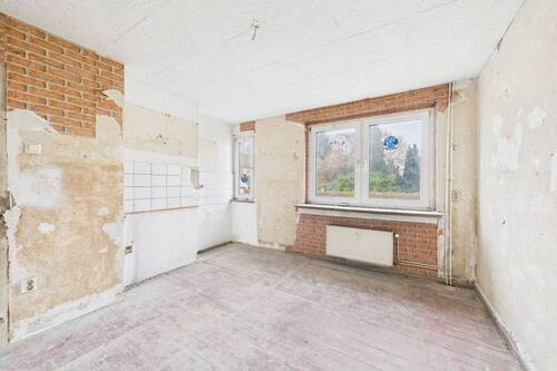 Küche - Sanierungsbedürftige Wohnung mit Gestaltungsspielraum