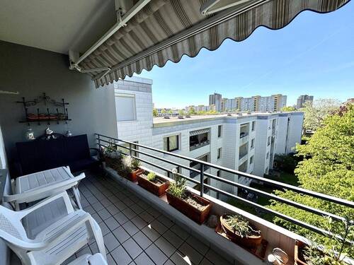 Balkon/ Loggia - Etagenwohnung mit 76,40 m&sup2; in Laatzen zum Kaufen