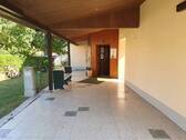 Carport mit separatem Eingang - 