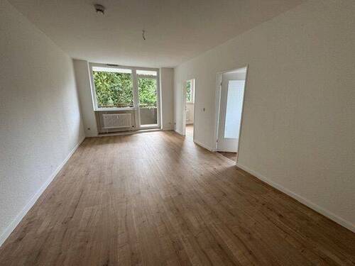 Wohnzimmer - 3 Zimmer Etagenwohnung zur Miete in Delmenhorst