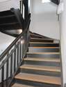 hochwertig sanierte Holztreppe - 