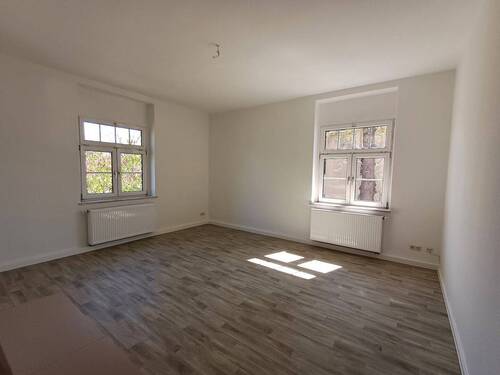 Wohnzimmer - Neu sanierte 3-Zimmerwohnung - EG rechts