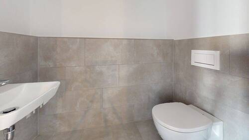 Guest Bathroom - 